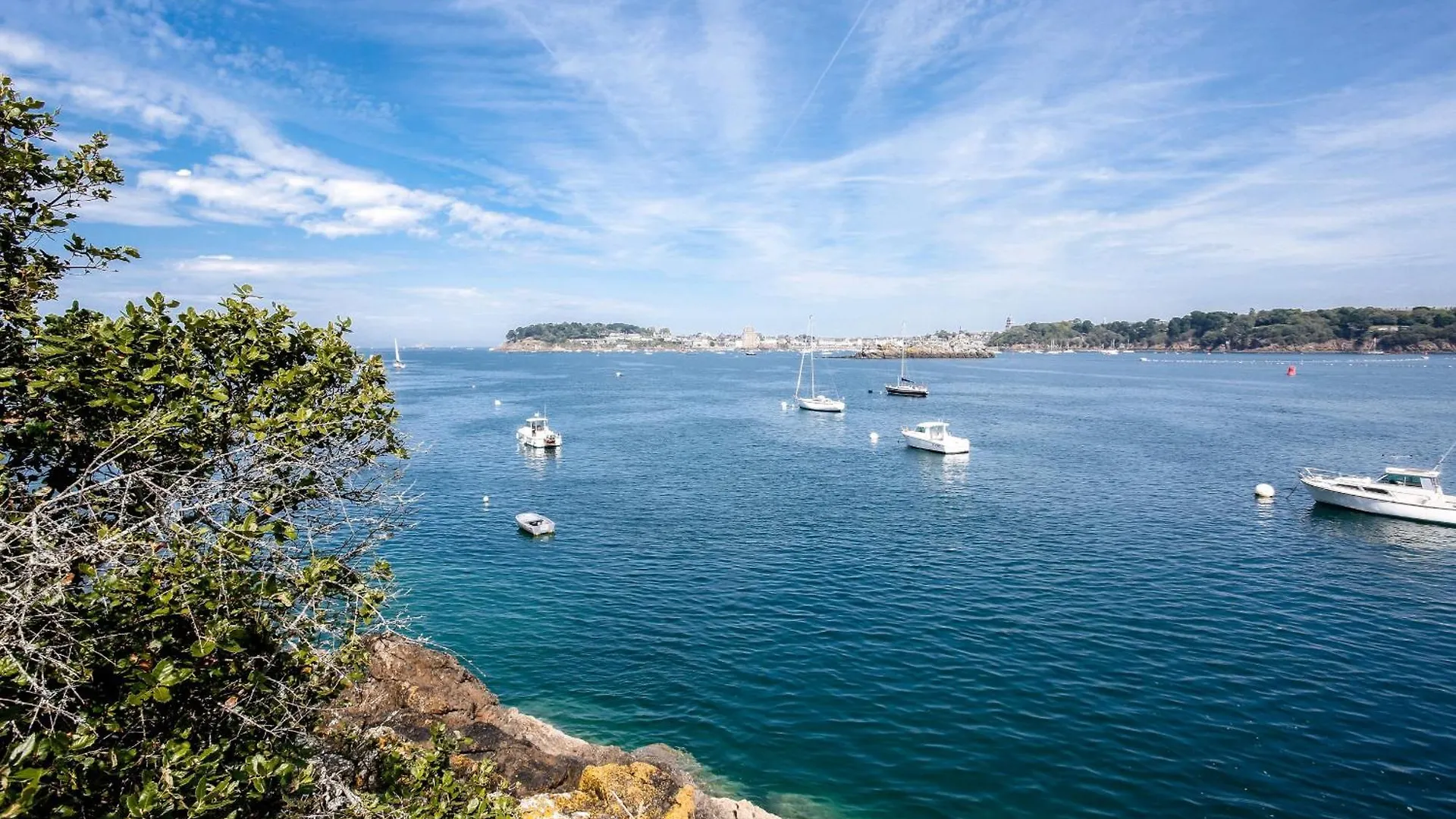 Apartment 250M De La Plage - Studio Pour 2 - Balcon Dinard France
